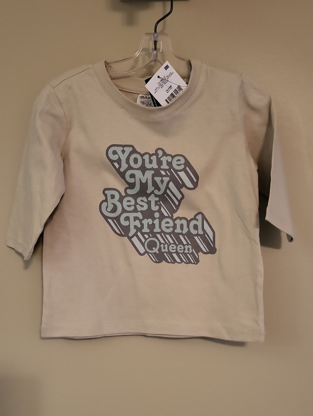 NWT Queen beige tee shirt
